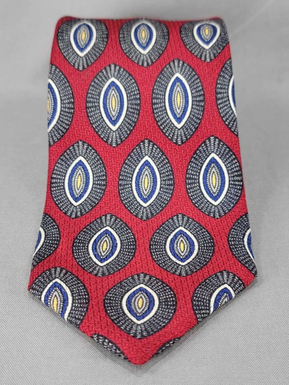 Vtg Robert Talbott Hunt Club Silk Necktie Tie Mens Red Gray Geometric Hand Sewn